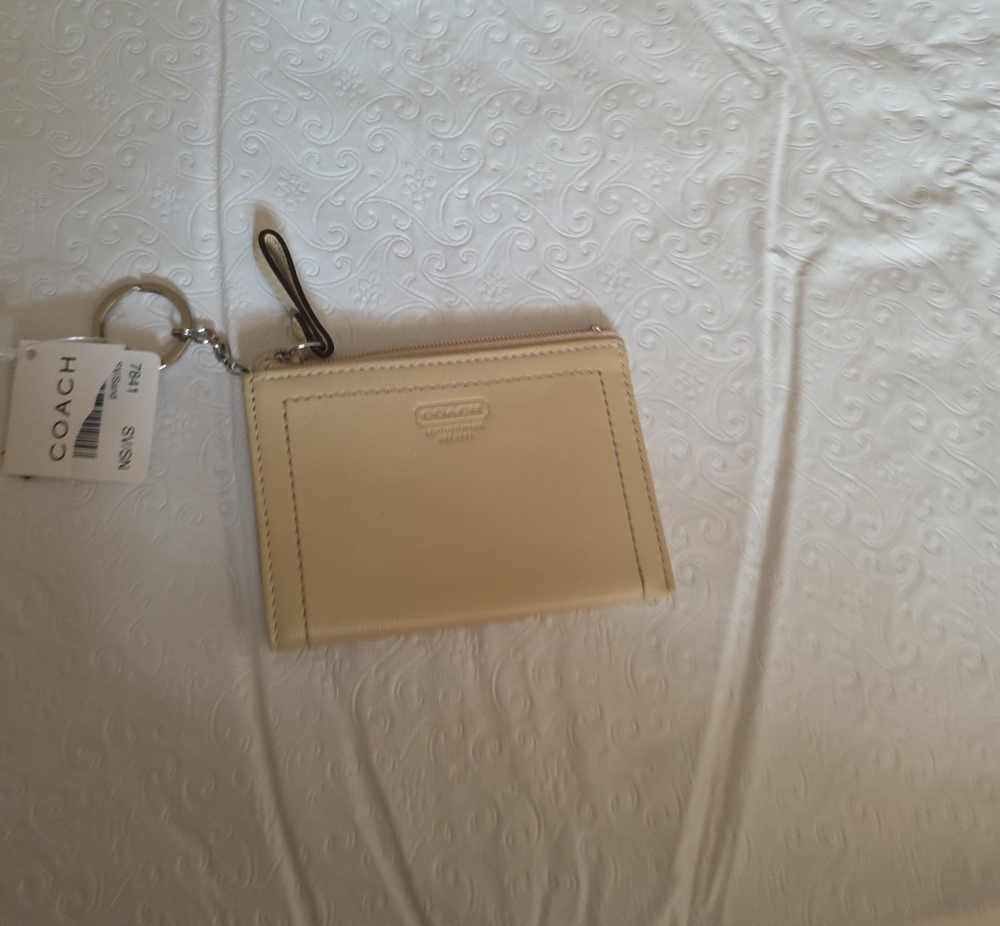 Coach Cream Pebble Leather Zip Card Case with Keyring